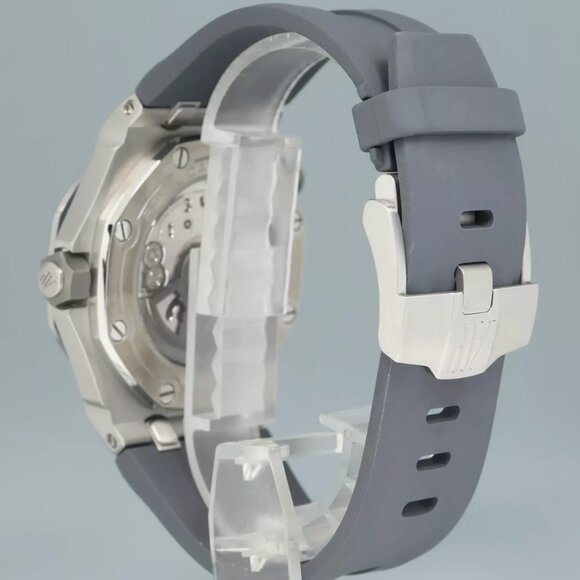 MINT Audemars Piguet 42mm Men's Watch With Box - Picture 3 of 6